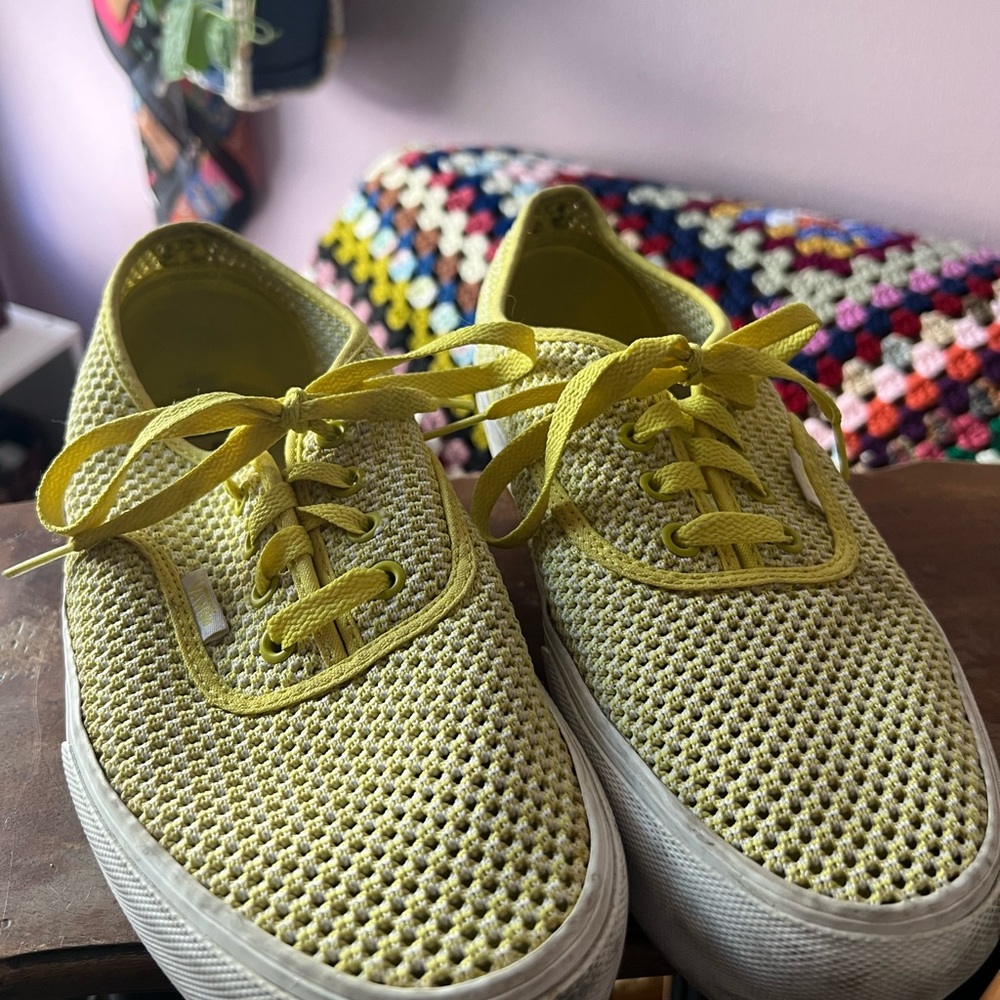 vans platform authentic yellow summer mesh/knit women’s size 10/men’s size 8.5
